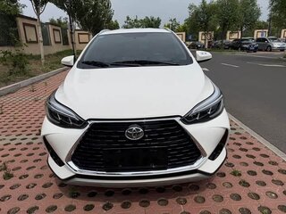 2022 Toyota Yaris L X XP150 Рестайлинг, белый, 900000 рублей, вид 3