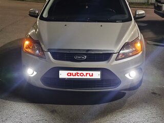 2010 Ford Focus II Рестайлинг, серебристый, 490000 рублей, вид 5
