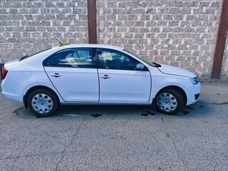 2017 Skoda Rapid I Рестайлинг, серебристый, 800000 рублей, вид 2