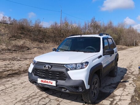 2023 Lada (ВАЗ) Niva Travel I, белый, 975000 рублей, вид 2