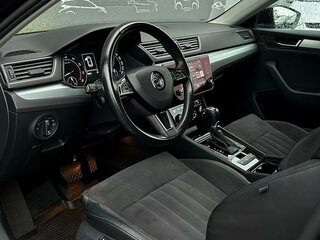 2017 Skoda Superb III, чёрный, 1567800 рублей, вид 5