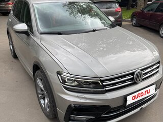2018 Volkswagen Tiguan II, серебристый, 3080000 рублей, вид 2