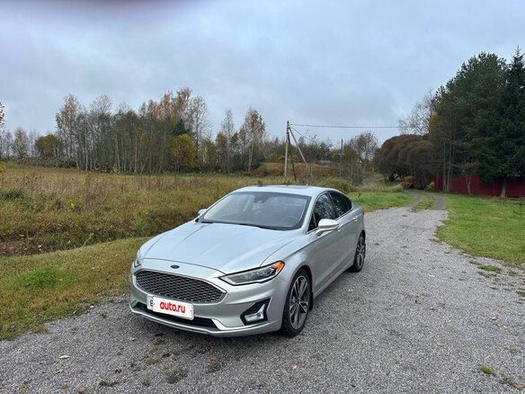 2019 Ford Fusion (North America) II Рестайлинг, серебристый, 2000000 рублей