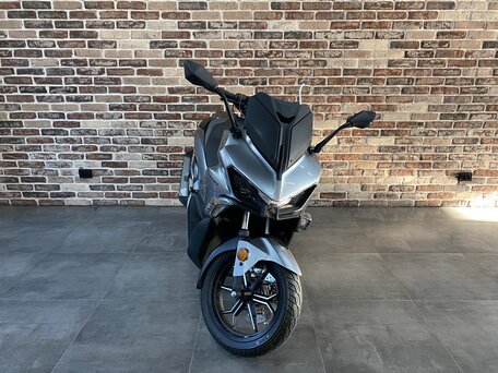 2026 QJMotor FORT 400 N, серый, 549000 рублей, вид 1