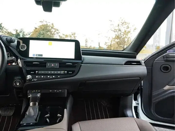 2024 Lexus ES 200 VII Рестайлинг, белый, 4633000 рублей - вид 22
