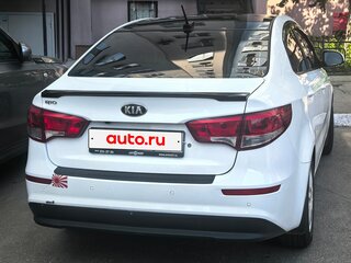 2017 Kia Rio III Рестайлинг, белый, 1030000 рублей, вид 4