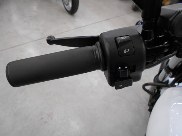 2013 Yamaha XV950 Bolt, белый, 660000 рублей - вид 20