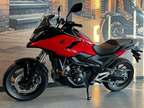 2026 Honda NC 750X, красный, 1530000 рублей