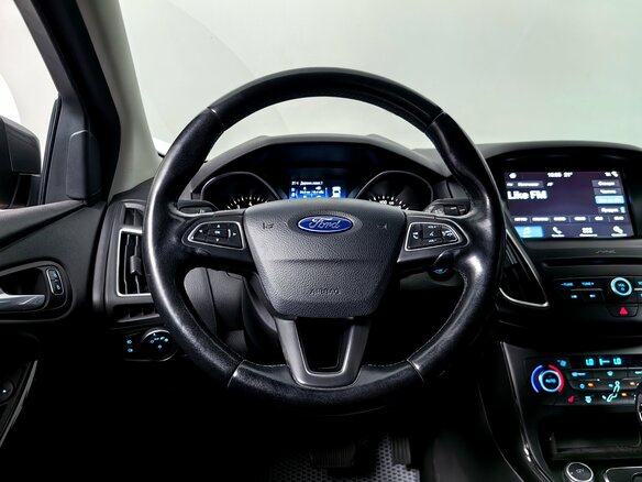 2017 Ford Focus III Рестайлинг, серый, 850000 рублей - вид 12