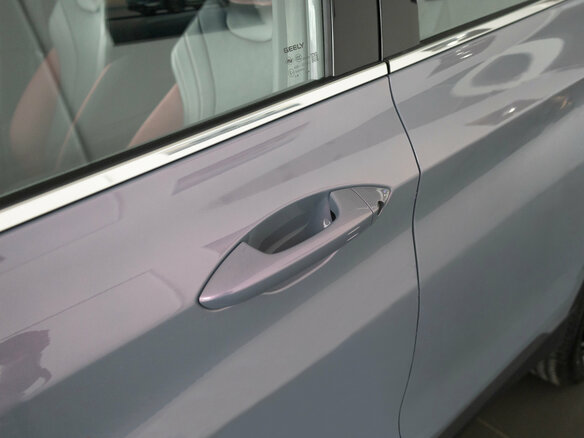 2026 Geely Coolray I Рестайлинг 2, фиолетовый, 2929990 рублей - вид 3