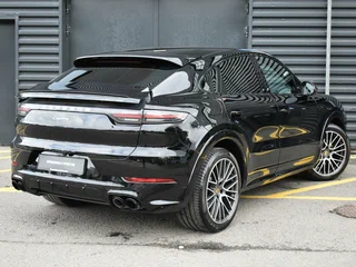 2021 Porsche Cayenne Coupé III, чёрный, 8440000 рублей, вид 2