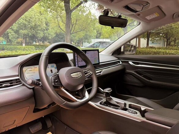 2026 Geely Emgrand III, белый, 1577700 рублей - вид 10