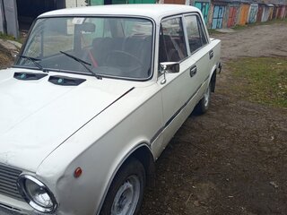1977 Lada (ВАЗ) 21011, белый, 65000 рублей, вид 2