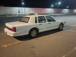 1992 Lincoln Town Car II, белый, 1250000 рублей, вид 3