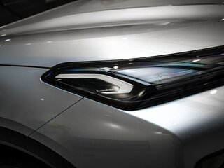 2026 Geely EX5 Гибрид EM-R, серебристый, 3829990 рублей, вид 2
