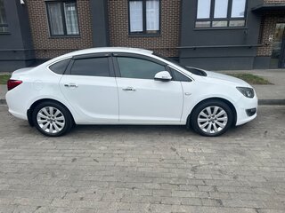 2013 Opel Astra J Рестайлинг, белый, 850000 рублей, вид 3