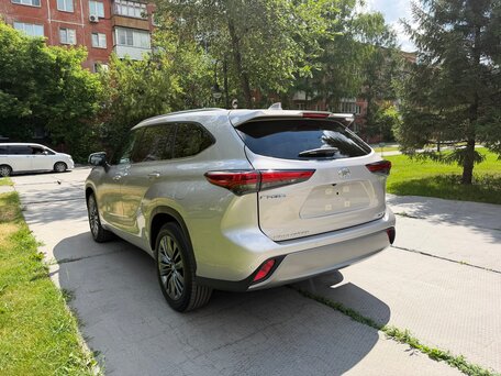 2026 Toyota Highlander IV (XU70), золотистый, 5190000 рублей, вид 5