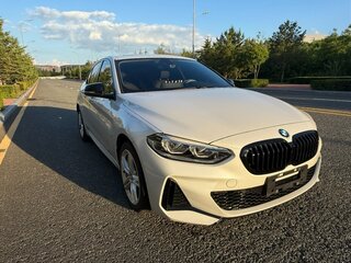 2023 BMW 1 серии 120i III (F52) Рестайлинг, белый, 1880000 рублей, вид 1