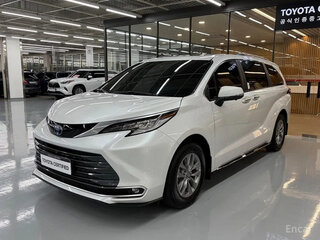 2025 Toyota Sienna IV, белый, 8678000 рублей, вид 1