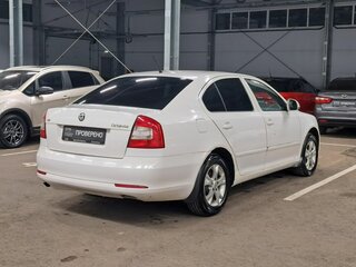 2011 Skoda Octavia II (A5) Рестайлинг, белый, 655000 рублей, вид 5