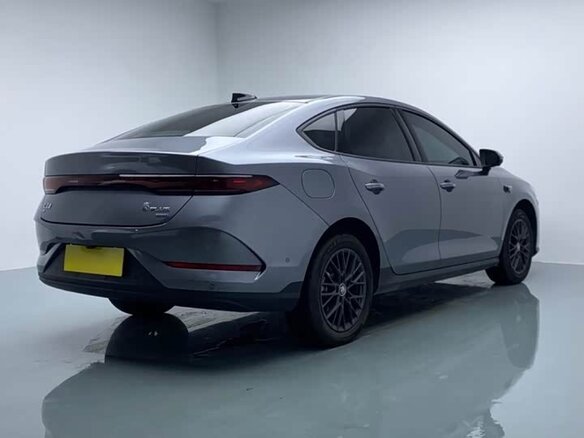 2025 BYD Qin Plus EV 420 I Рестайлинг, серый, 1710000 рублей - вид 4
