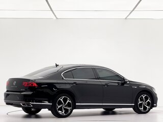 2023 Volkswagen Magotan B8 Рестайлинг, чёрный, 1700000 рублей, вид 2