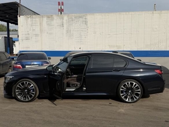 2019 BMW 7 серии 730i VI (G11/G12) Рестайлинг, синий, 4800000 рублей - вид 1