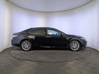 2021 Toyota Camry VIII (XV70), чёрный, 3500000 рублей, вид 4