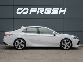 2018 Toyota Camry VIII (XV70), белый, 1755000 рублей, вид 5