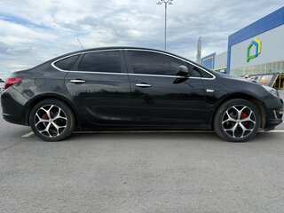 2013 Opel Astra J Рестайлинг, чёрный, 860000 рублей, вид 4