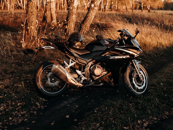 2017 Honda CBR 400R, чёрный, 509000 рублей - вид 1