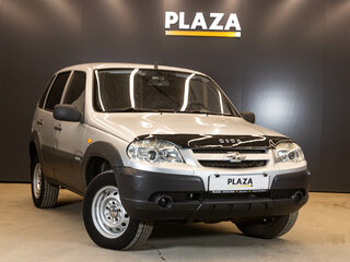 2010 Chevrolet Niva I Рестайлинг, серебристый, 480000 рублей, вид 2
