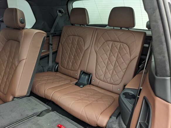 2025 BMW X7 40i I (G07) Рестайлинг, чёрный, 16150000 рублей - вид 23