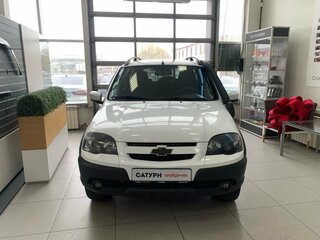 2018 Chevrolet Niva I Рестайлинг, белый, 770000 рублей, вид 3
