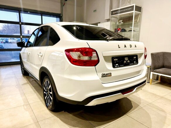 2026 Lada (ВАЗ) Granta Active Cross I Рестайлинг, белый, 1201000 рублей - вид 4