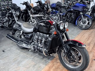 2017 Triumph Rocket III, чёрный, 1599000 рублей, вид 2
