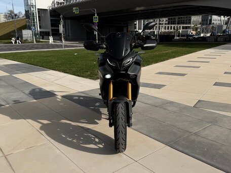 2021 Yamaha Tracer 9, серый, 1199000 рублей, вид 2