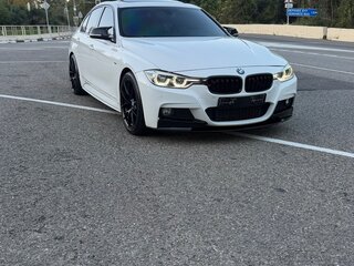 2018 BMW 3 серии 330i VI (F3x) Рестайлинг, белый, 3350000 рублей, вид 2