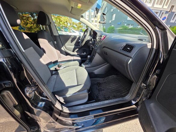 2013 Volkswagen Polo V, чёрный, 940000 рублей - вид 7