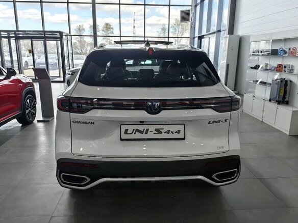 2026 Changan UNI-S I Рестайлинг, белый - вид 4