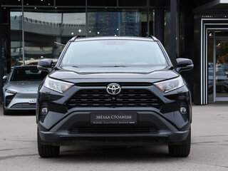 2021 Toyota RAV4 V (XA50), чёрный, 3090000 рублей, вид 2
