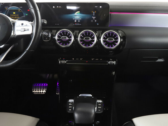 2020 Mercedes-Benz CLA 200 II (C118, X118), синий, 2770000 рублей - вид 13