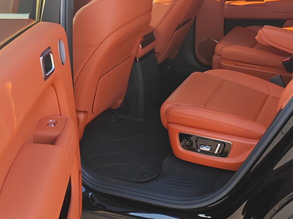 2024 Li Auto (Lixiang) L9 44.5 kWh I, чёрный, 8200000 рублей - вид 16