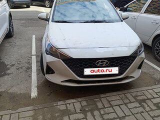 2018 Hyundai Solaris II, белый, 990000 рублей, вид 3