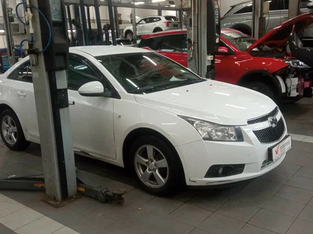 2012 Chevrolet Cruze I, белый, 670000 рублей, вид 2