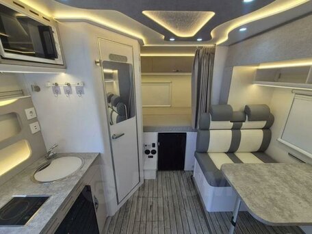 2025 Hyundai Grand Starex, белый, 7570004 рублей, вид 5