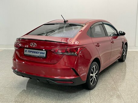 2020 Hyundai Solaris II Рестайлинг, красный, 1375000 рублей, вид 4