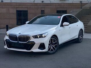 2024 BMW 5 серии 520i VIII (G60/G61/G68), белый, 6700066 рублей, вид 3