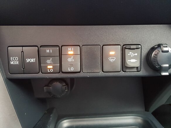 2016 Toyota RAV4 IV (XA40) Рестайлинг, чёрный, 1849000 рублей - вид 11
