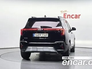 2022 Kia Seltos I Рестайлинг, чёрный, 2715000 рублей, вид 3